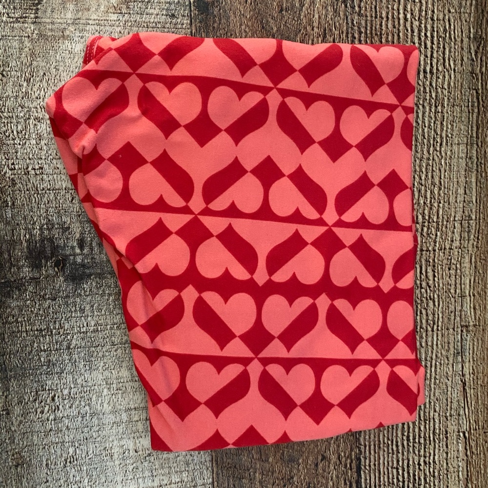 Lularoe one size heart leggings